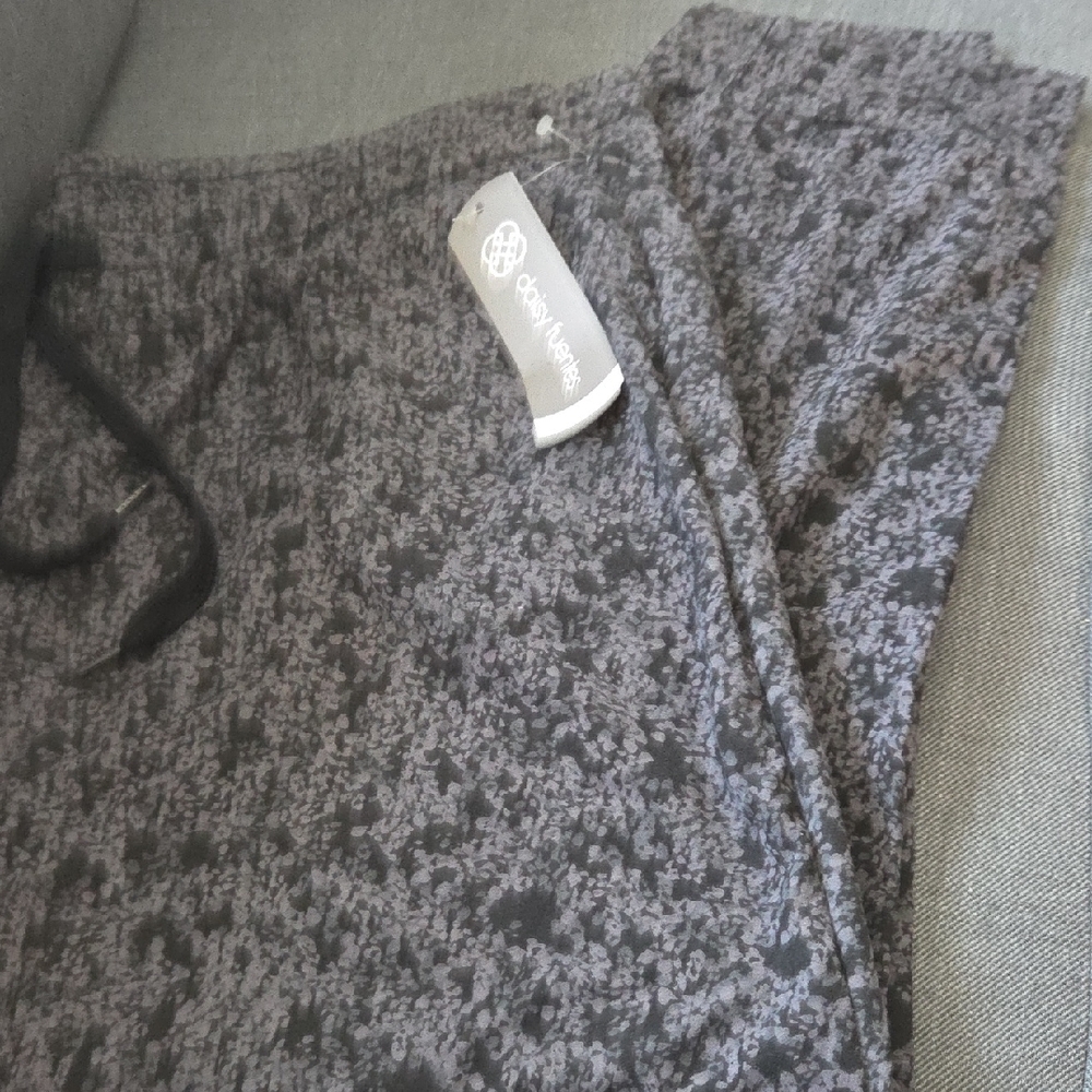 Daisy Fuentes Gray & Black Patterned Track Joggers
